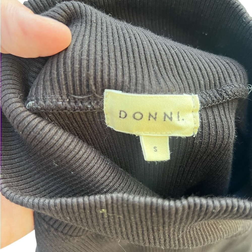 DONNI. Black Ribbed Turtleneck Top - Picture 6 of 7